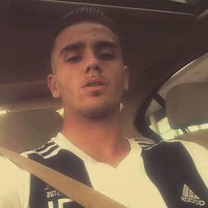 Meet your Posher, Zachary